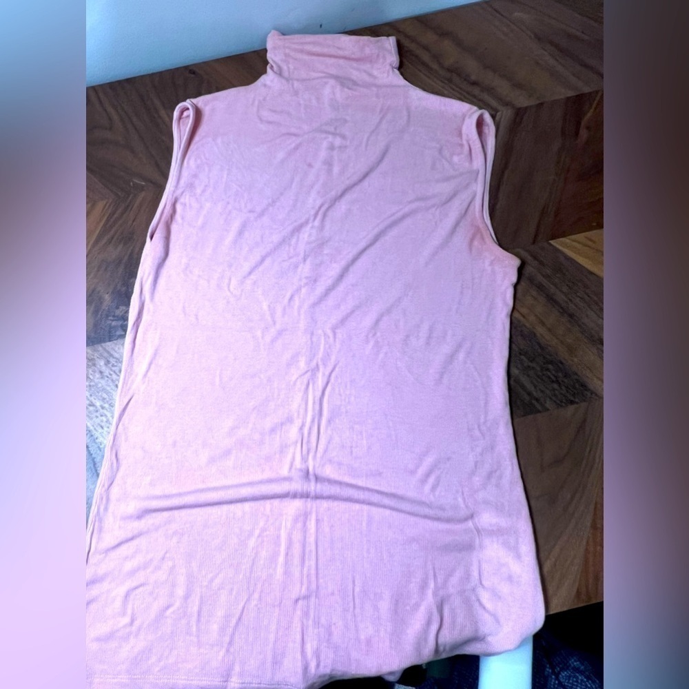 Aritzia Babaton mock neck sleeveless ribbed tank top Barbie core size small